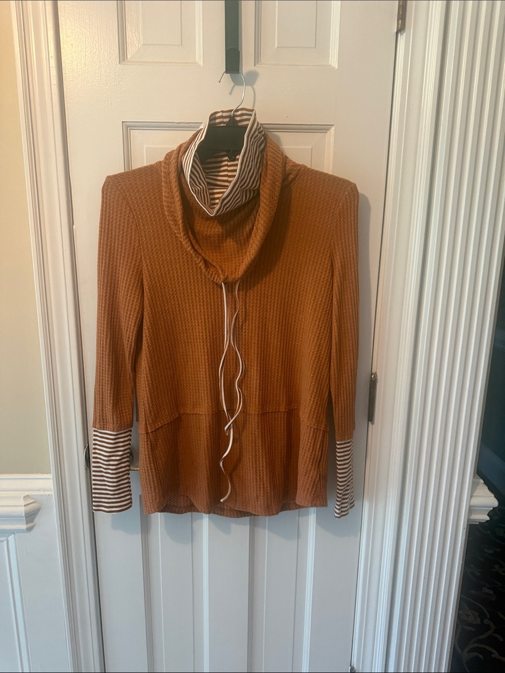Doe & Rae Rust Waffle-Knit Cowl with Striped Trim NWOT
